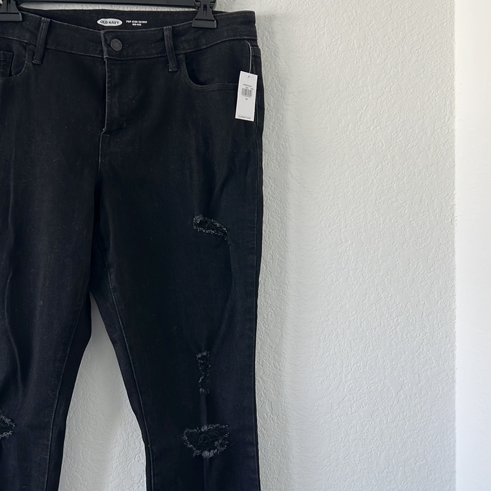NWT Old Navy Black-Wash Ripped Skinny Jeans ✨
